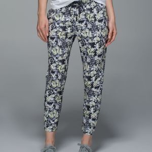 Lululemon Jet Crop Luxtreme Yellow Floral Joggers
